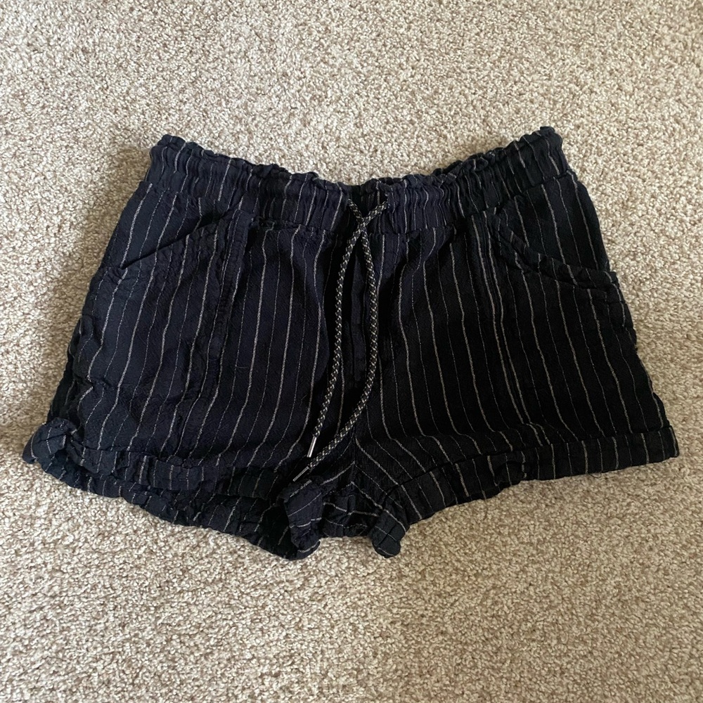 Linen striped shorts